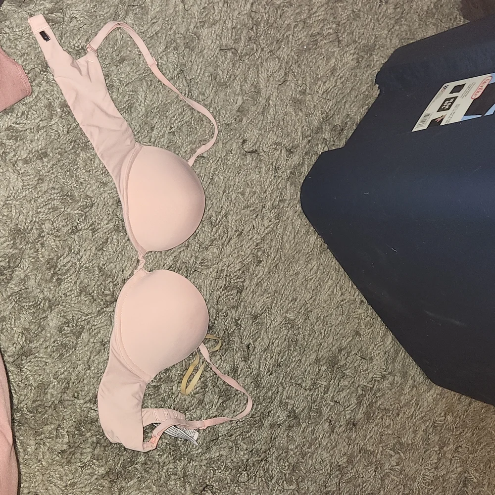 Bra - Picture 1 of 3